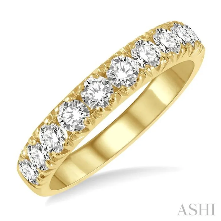 1 ctw 11 Stone Round Cut Diamond Wedding Band in 14K Yellow Gold