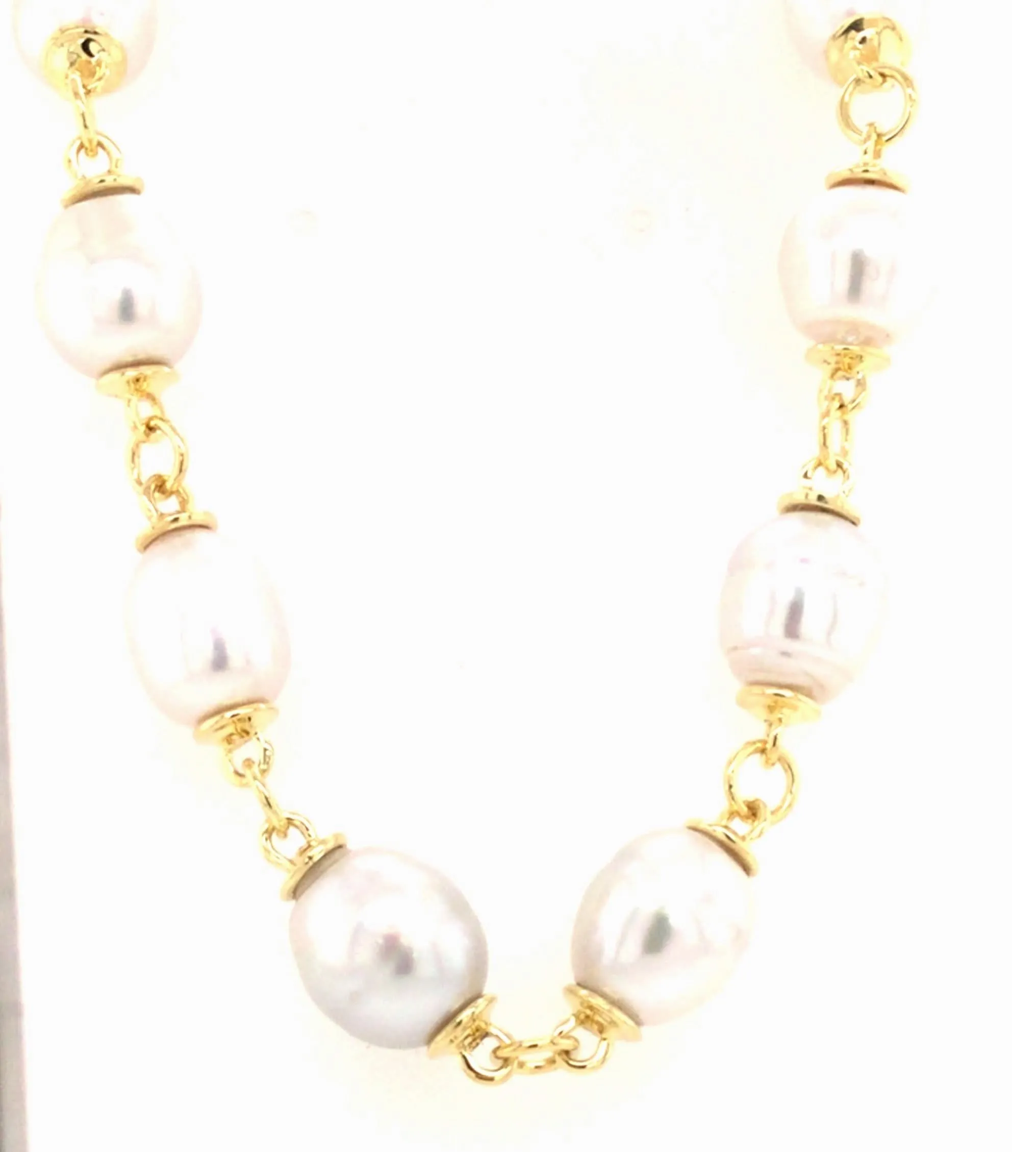 17 inch South Sea and Natural Diamond Pearl Necklace with 14K Yellow Clasp