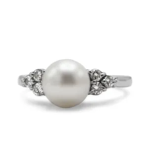 18ct White Gold Cultured Pearl & Diamond Ring