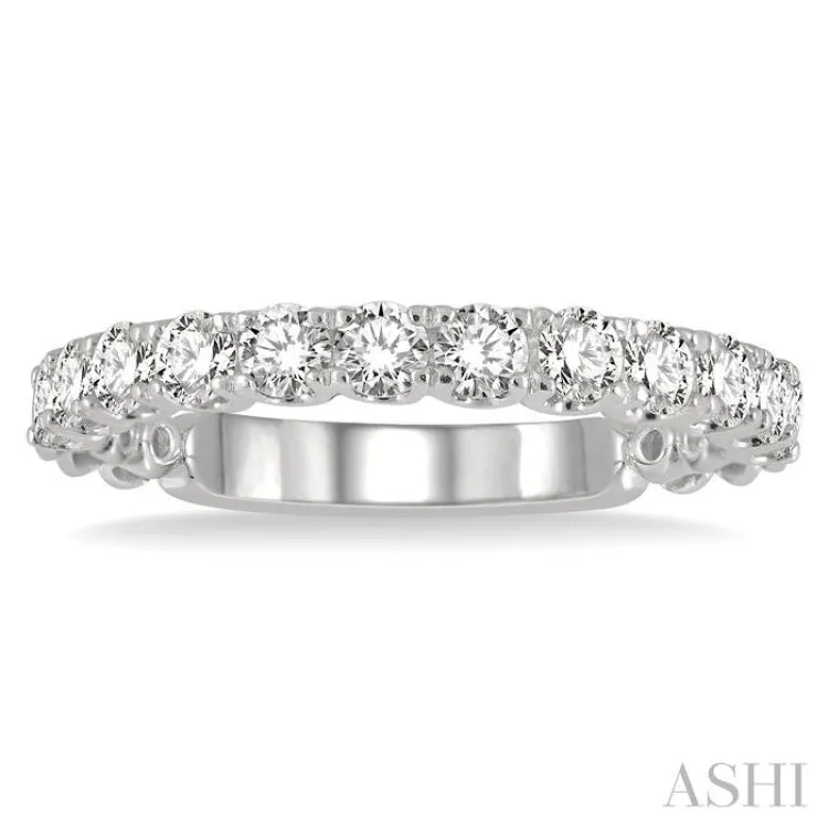 3/4 ctw Lattice Round Cut Diamond Wedding Band in 14K White Gold