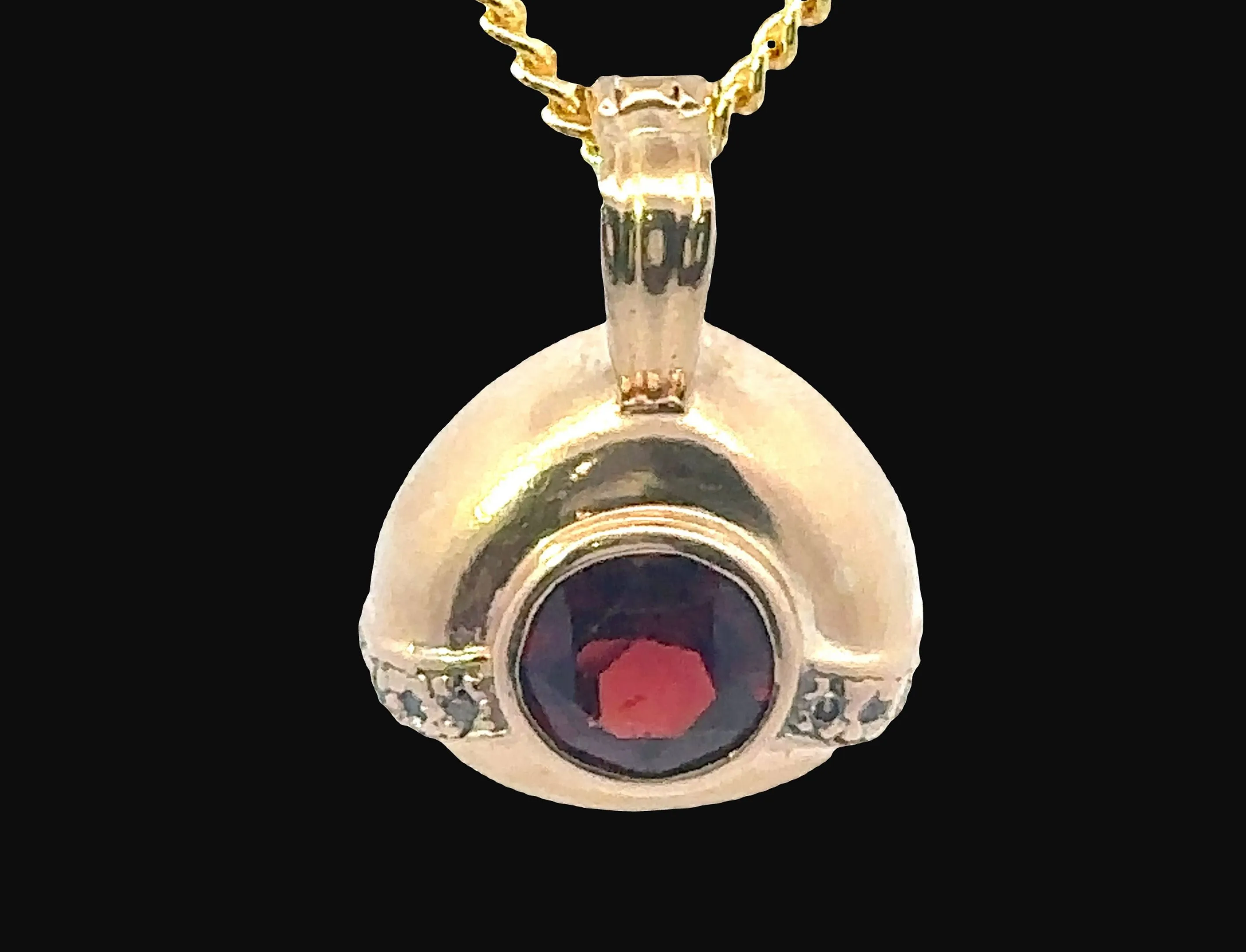 9ct Yellow Gold 9 stone Garnet & Diamond Pendant