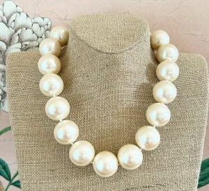 Fabulous lathe chunky vintage signed CAROLEE faux pearl necklace.