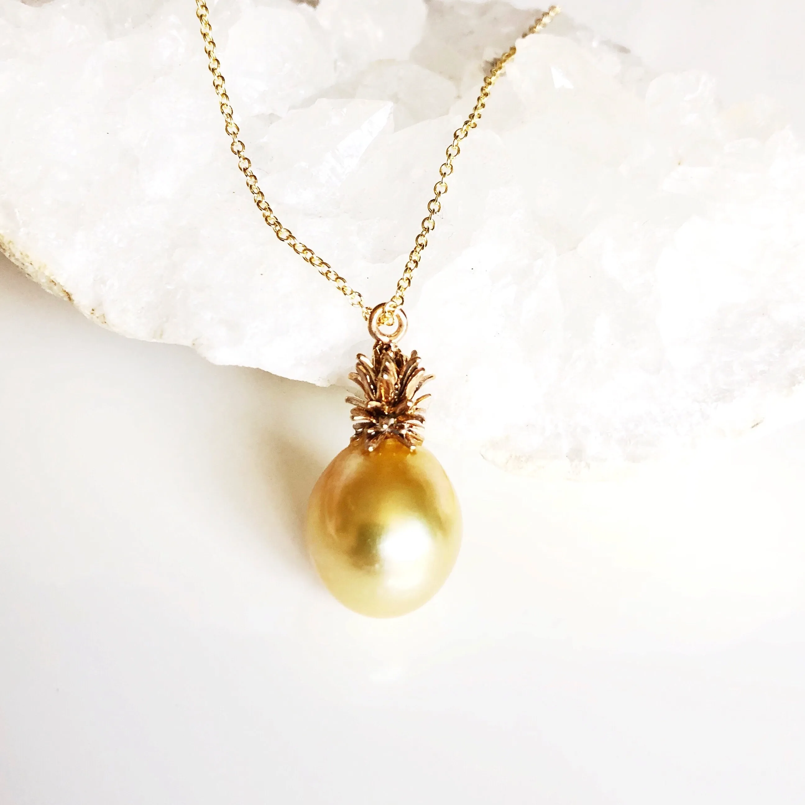 Gold south sea pineapple necklace  (B307)