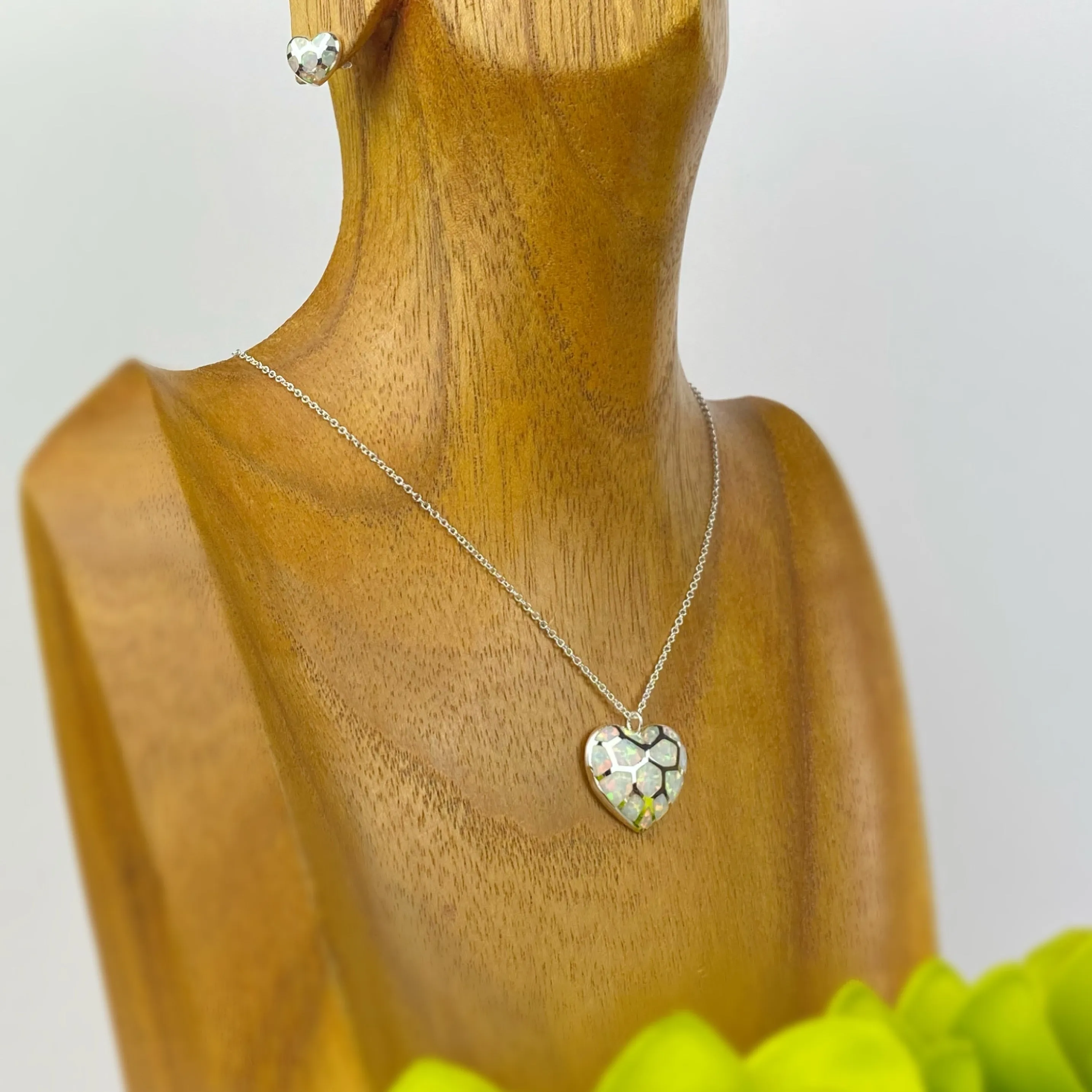 Honeycomb Heart Pendant - SCHN1324