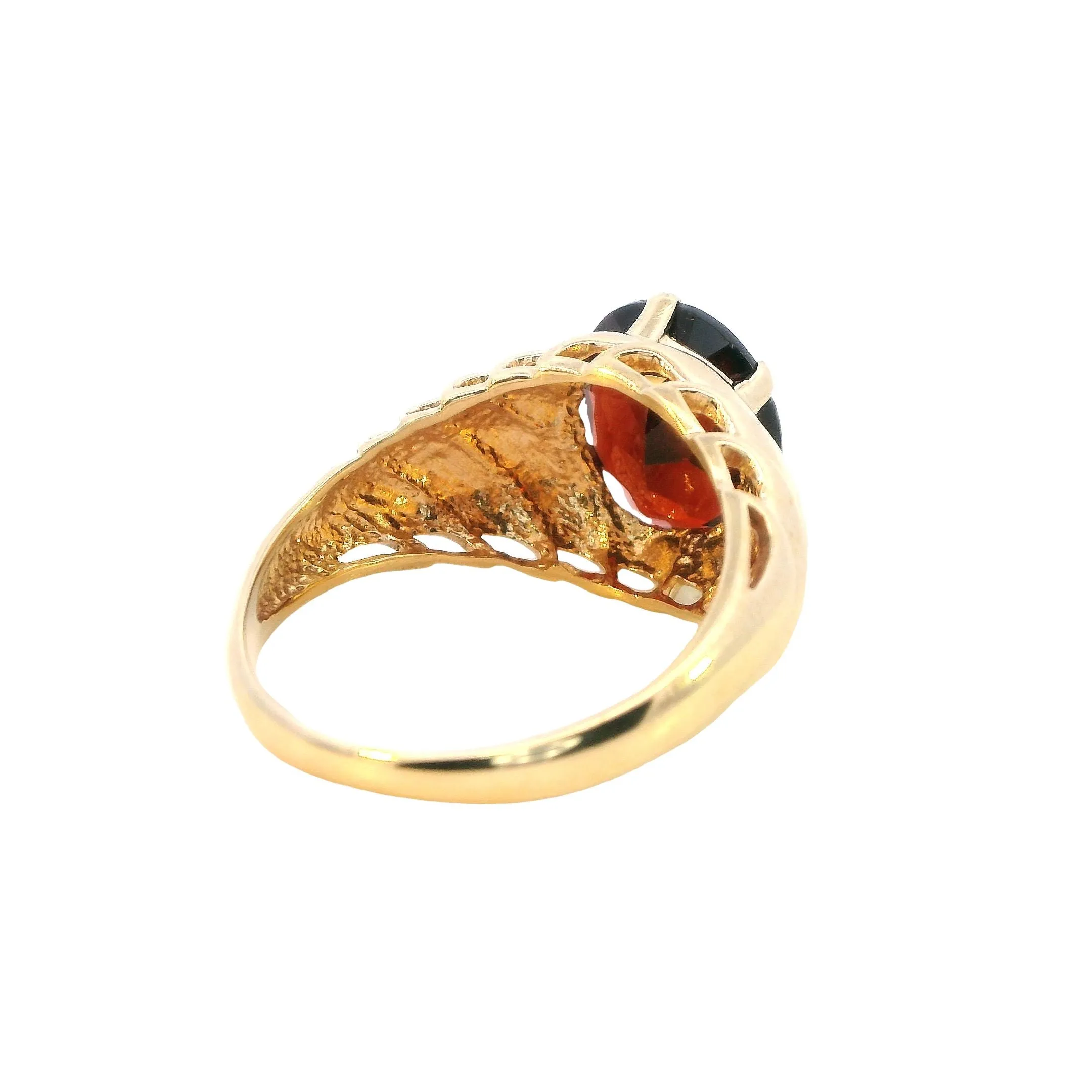 Regal 9ct Yellow Gold Single Stone Garnet Ring