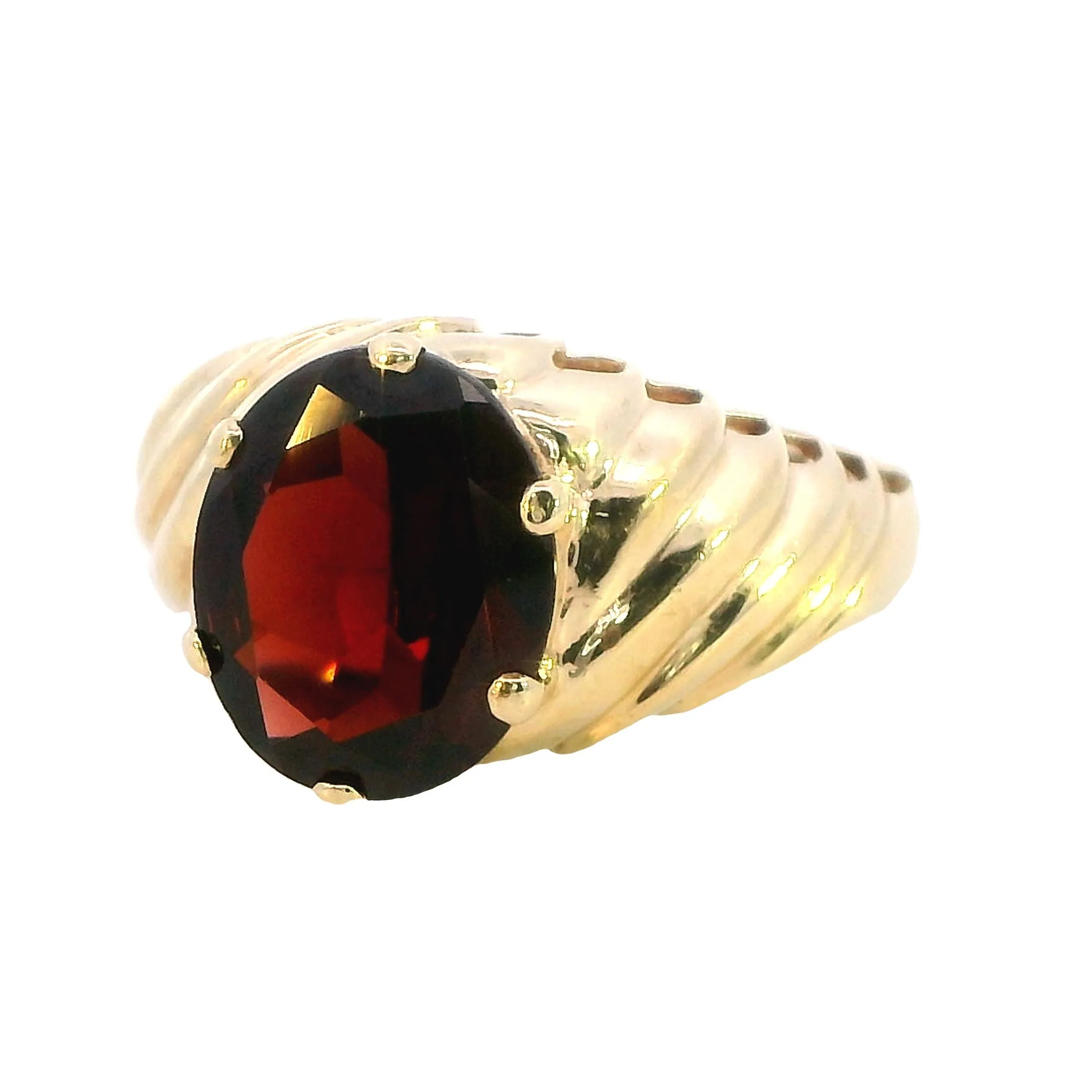 Regal 9ct Yellow Gold Single Stone Garnet Ring