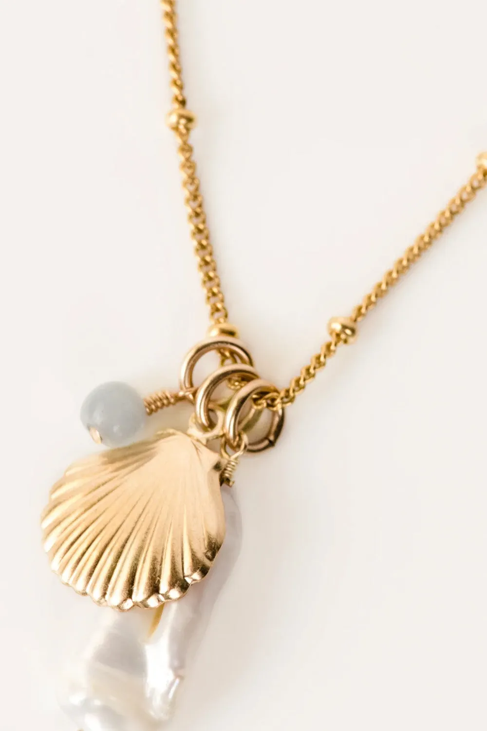 SEASHELL NECKLACE Gold/Pearl/Angelite