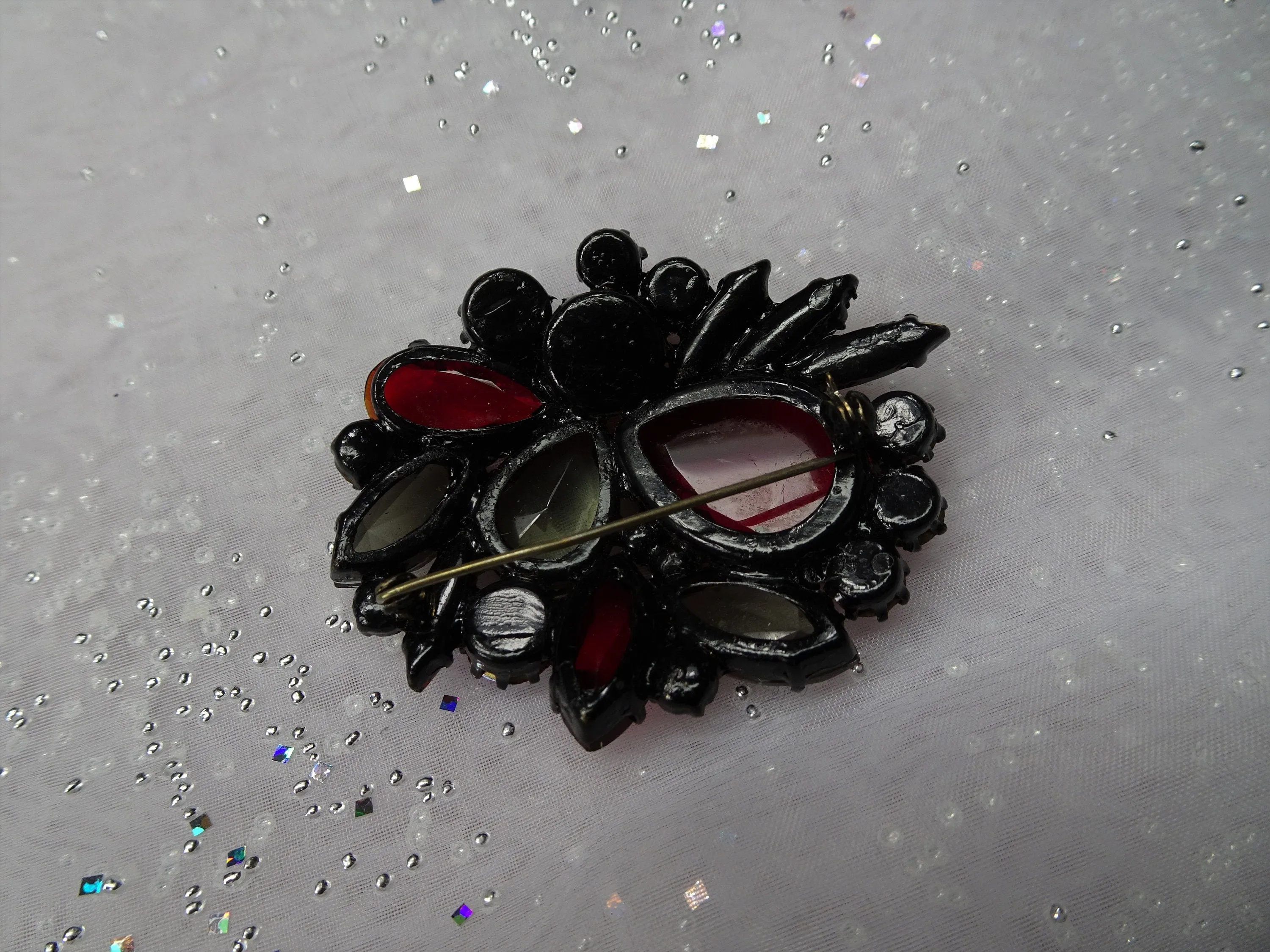 STRIKING Vintage Art Glass AB Rhinestones Large Brooch,Gorgeous Faceted Art Glass Stones,Red Grays Pin,Collectible Mid Century Jewelry