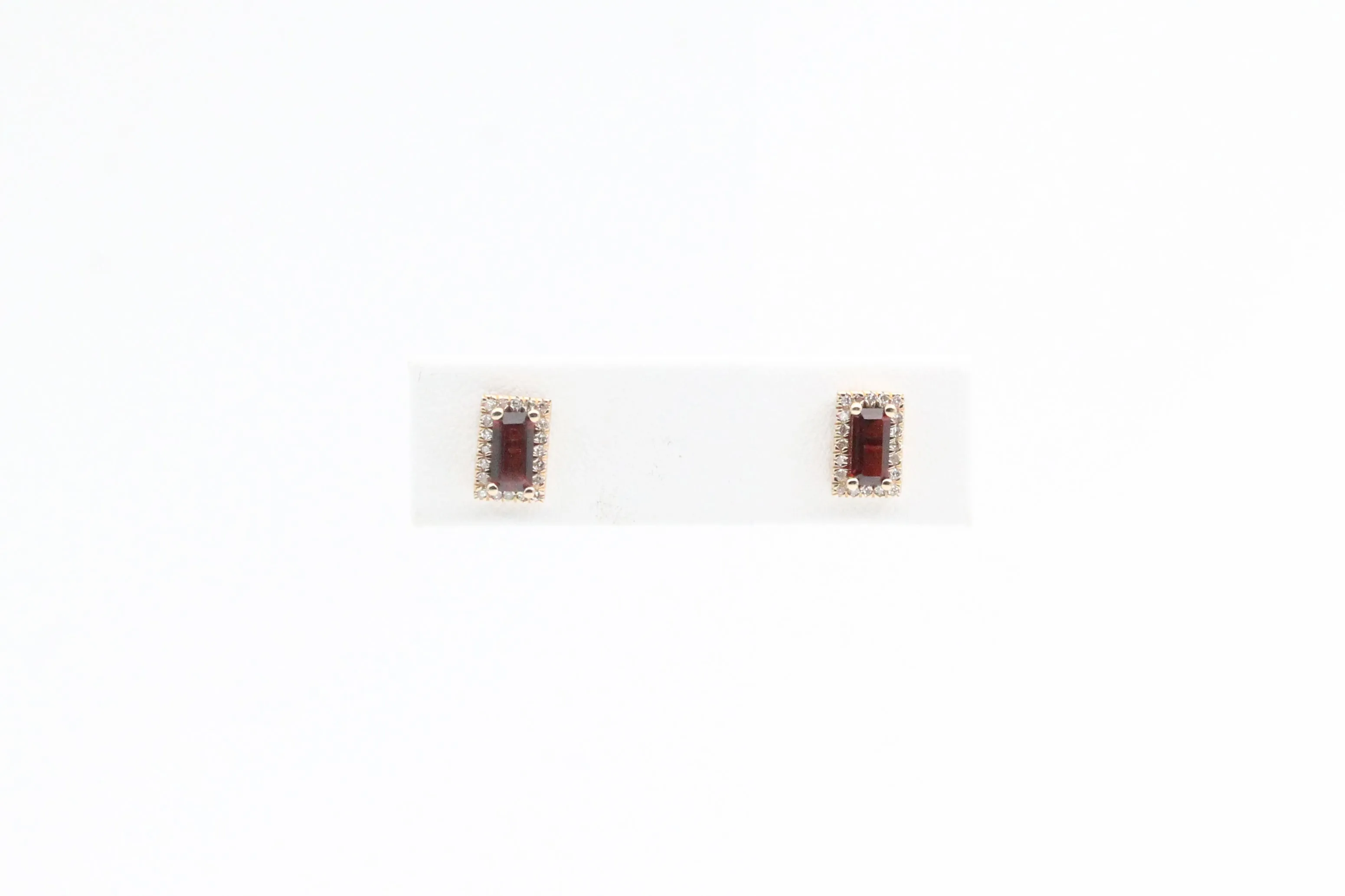 Yellow Gold Checkerboard Cut Garnet Earring